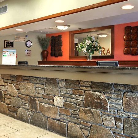Ramada By Wyndham Asheville / Biltmore West Интериор снимка