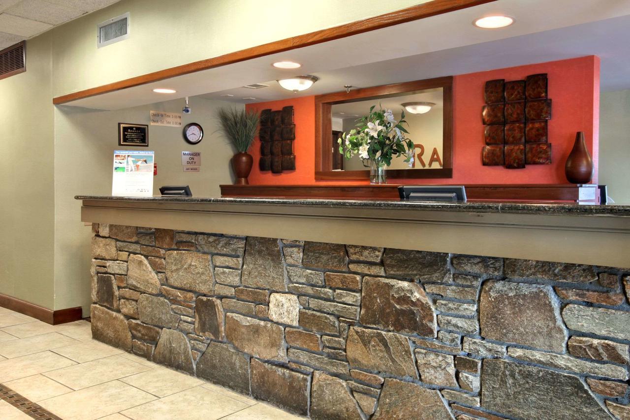 Ramada By Wyndham Asheville / Biltmore West Интериор снимка