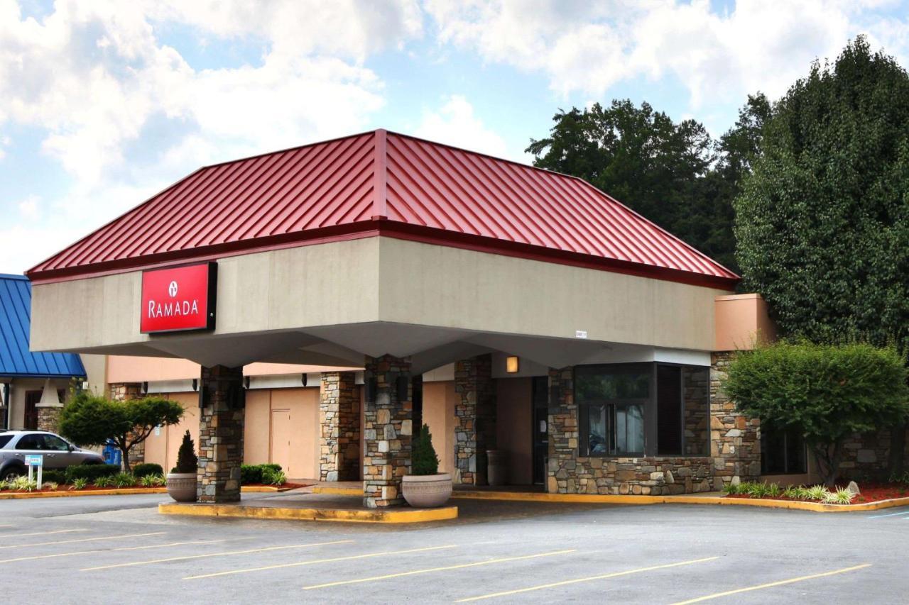 Ramada By Wyndham Asheville / Biltmore West Екстериор снимка